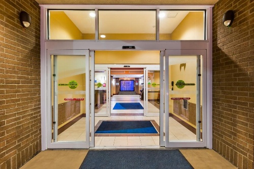 Holiday Inn Express Hotel & Suites Salina image 26