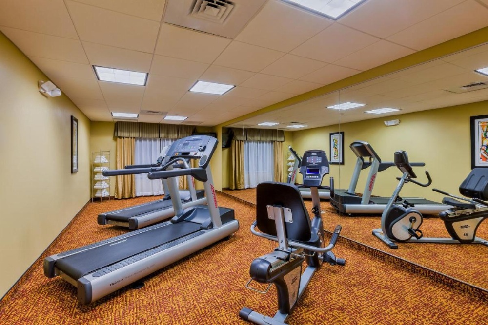 Holiday Inn Express Hotel & Suites Salina Image 38