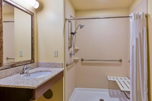 Holiday Inn Express Hotel & Suites Salina image 44