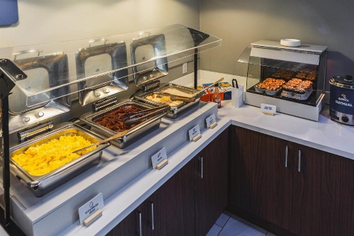 Holiday Inn Express Hotel & Suites Salina image 8